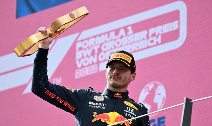 Prelomový víkend pre Verstappena. Opäť navýšil náskok pred Hamiltonom